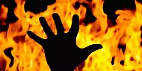 சென்னை ஆதம்பாக்கத்தில் தீ விபத்து : தந்தை - மகன் உயிரிழப்பு