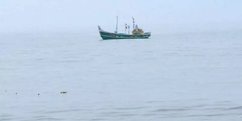 ராமேஸ்வரம் மீனவர்கள் 20க்கும் மேற்பட்டோர் இலங்கை கடற்படையால் கைது