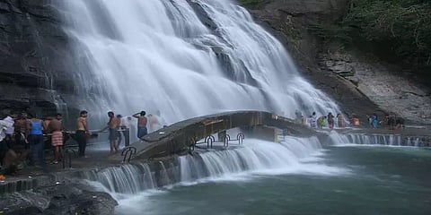 9 மாதங்களுக்கு பின் குற்றால அருவி டிச. 15இல் திறப்பு - அதிகாரிகள் ஆய்வு