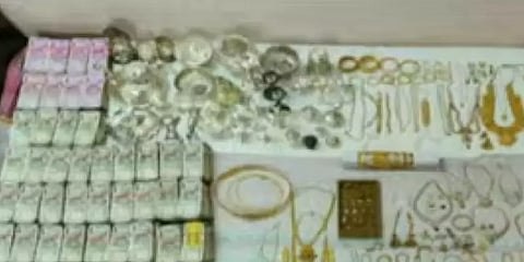 சுற்றுச்சூழல் அதிகாரி வீட்டில் ரூ.1.37 கோடி, 3 கிலோ தங்கம் பறிமுதல்