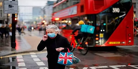 60 பகுதிகள்; 1,000 பேர் பாதிப்பு... இங்கிலாந்தில் புதிய மாறுபாட்டுடன் கொரோனா அச்சுறுத்தல்!