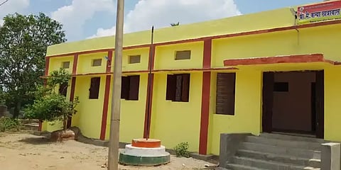 துளிர்க்கும் புதிய வாழ்க்கை - ஆயுதவழியை கைவிட்ட மாவோயிஸ்டுகளின் கைவண்ணத்தால் உருவான பள்ளி!