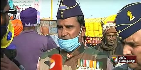 "ஏழை விவசாயியின் மகன் நான்" டெல்லி போராட்ட களத்தில் முன்னாள் ராணுவத்தினர்!