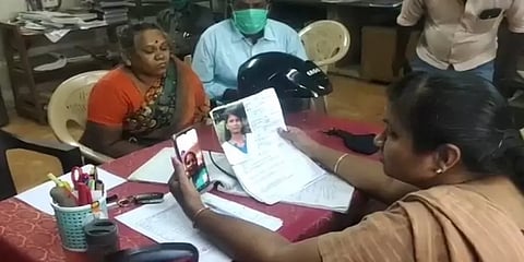 தொலைந்துபோன இளம்பெண்; 2 ஆண்டுக்கு பின் பட்டதாரியாக மீட்பு - பெற்றோர் நெகிழ்ச்சி!