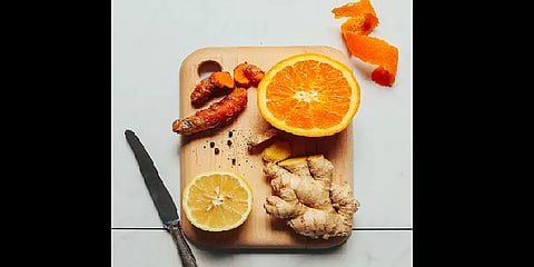 நோயெதிர்ப்பு சக்தியை கூட்டும் மஞ்சள், ஆரஞ்சு, இஞ்சி கலவை ஜூஸ்! - எளிதாக தயாரிப்பது எப்படி?