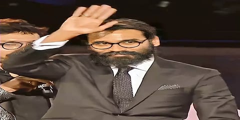 "பெருமித தருணம்!"- 'அவெஞ்சர்ஸ்' இயக்குநர்கள் படத்தில் தனுஷு... பிரபலங்களின் வாழ்த்து!