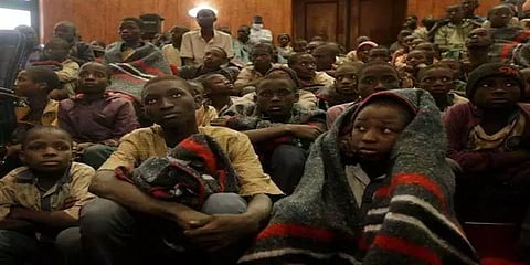 "ஒருவேளை மட்டுமே உணவு, கணக்கின்றி அடிகள்!"- நைஜீரியாவில் கடத்தப்பட்ட 344 சிறுவர்கள் மீட்பு