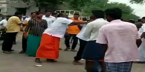 மதுரை: தொண்டனை தள்ளிவிட்ட அமைச்சர் - வைரலாகும் வீடியோ