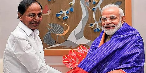 தெலங்கானா அரசியலில் மாறும் 'காட்சிகள்'... பாஜக பக்கம் சாய்கிறாரா சந்திரசேகர ராவ்?!