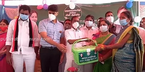 தாமதமாக வந்த அமைச்சர், ஆட்சியர் - 5 மணி நேரம் பசியுடன் காத்திருந்த மக்கள்