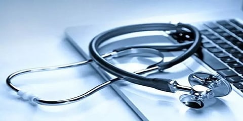 நீட் தேர்வில் போலி சான்றிதழ் மோசடி: தந்தை, மகளை கைது செய்ய நடவடிக்கை