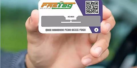 சுங்கச்சாவடிகளில் ஜனவரி 1 முதல் FASTag கட்டாயம்: மத்திய அரசு அறிவிப்பு