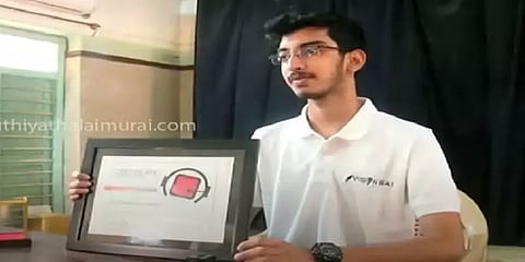 மிகக் குறைந்த எடையில் செயற்கைக்கோள்கள் கண்டுபிடித்து தஞ்சை மாணவன் சாதனை