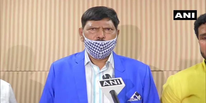 ''அப்போது 'கோ கொரோனா' சொன்னீர்கள்.. இப்போது 'நோ கொரோனா' சொல்லுங்கள்'' - ராம்தாஸ் அத்வாலே