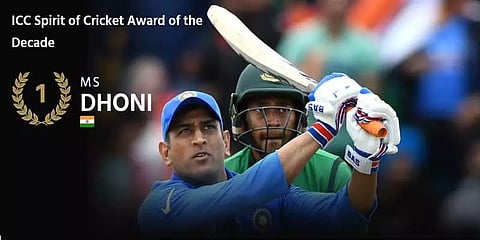 ஐசிசி விருது : தசாப்தத்தின் சிறந்த ஸ்பிரிட் ஆப் கிரிக்கெட் விருதை வென்றார் தோனி!