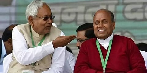 நிதிஷ் கட்சியின் புதிய தலைவர் ஆர்.சி.பி சிங்... ஐஏஎஸ் to நம்பர் 2 அரசியல்வாதி ஆனது எப்படி?