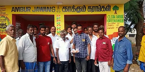 திருப்பத்தூர்: சிதிலமடைந்த நிழற்குடையை மக்கள் பயன்பாட்டிற்கு கொண்டுவந்த ராணுவ வீரர்கள்