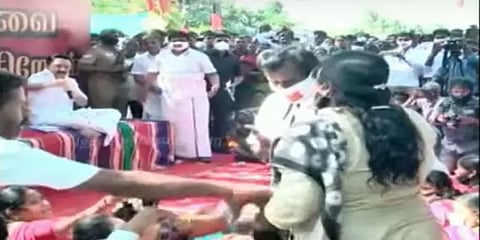 ஸ்டாலின் பங்கேற்ற கிராம சபை கூட்டத்தில் அதிமுக பெண் நிர்வாகியால் சலசலப்பு - நடந்தது என்ன?