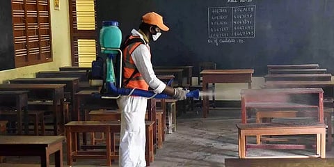 புதுச்சேரியில் 9 மாதங்களுக்கு பின் இன்று பள்ளிகள் திறப்பு