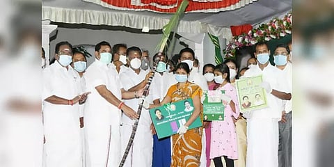 இன்று முதல் 2,500 ரூபாயுடன் பொங்கல் பரிசுத் தொகுப்பு விநியோகம்