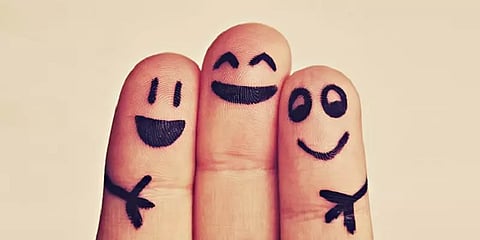 'மகிழ்ச்சி'யின் அளவீடுதான் என்ன? - ஆய்வுத் தகவலும் 'விருப்ப' வாழ்க்கையும்!