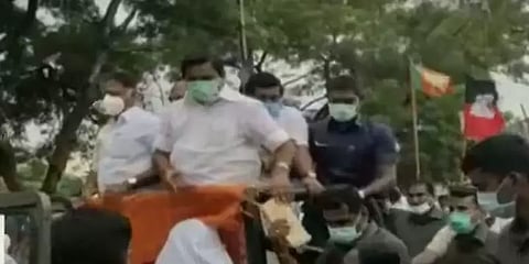 நெல்லை: ஓபிஎஸ், இபிஎஸ் ஒரே வாகனத்தில் பரப்புரை