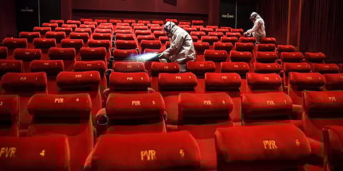 வழிகாட்டு நெறிமுறைகளின்படிதான் தியேட்டர்களில் 100% இருக்கைகளுக்கு அனுமதி - ராதாகிருஷ்ணன்