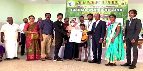 50 நிமிடங்களில் 50 யோகாசனங்கள்... குளோபல் வேர்ல்டு ரெக்கார்டு சாதனை படைத்த பள்ளி மாணவன்