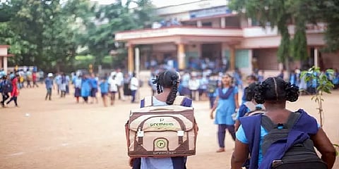 தமிழகத்தில் பள்ளிகளை திறக்க 70% பெற்றோர்கள் கோரிக்கை: பள்ளிக் கல்வித்துறை தகவல்