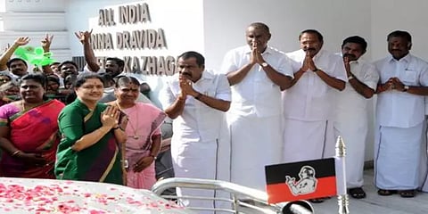 “சசிகலா வெளியே வருவார்... அமைச்சர்கள் சென்று நிச்சயம் பார்ப்பார்கள்” என்ன ஆகும் அதிமுக..?