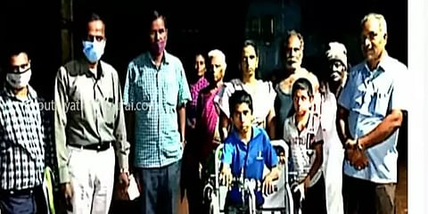 புதியதலைமுறை செய்தி எதிரொலி - மாற்றுத்திறனாளி மாணவருக்கு கிடைத்த வாகன உதவி!