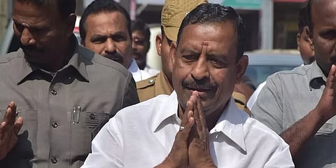 ‘சசிகலா சிறையில் இருந்து வரட்டும் பார்க்கலாம்’ - அமைச்சர் ஓ.எஸ். மணியன் பேச்சு