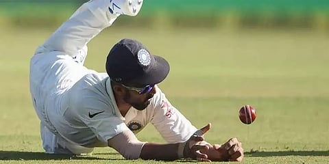 கேட்சை கோட்டை விட்டு சொதப்பும் இந்திய கிரிக்கெட் வீரர்கள்