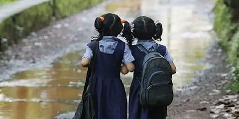 கனமழை எதிரொலி: காரைக்காலில் பள்ளிகளுக்கு விடுமுறை