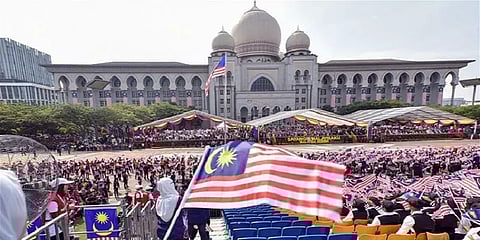 அரசியல் சூழ்ச்சியால் அவசரநிலையா... மலேசியாவில் என்ன நடக்கிறது?