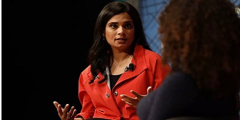 ட்ரம்பின் ட்விட்டர் கணக்கை முடக்கிய இந்திய-அமெரிக்க பெண்... யார் இந்த விஜயா கடே?