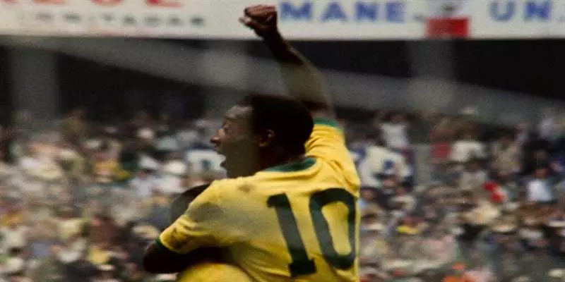 நெட்ஃபிளிக்ஸில் வெளியாகும் கால்பந்தாட்ட ஜாம்பவான் பீலேவின் ஆவணப்படம்!