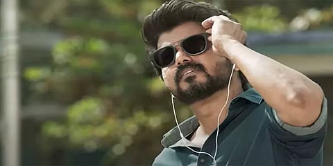 ரசிகர்களுடன் அமர்ந்து 'மாஸ்டர்' படத்தை பார்த்த விஜய்