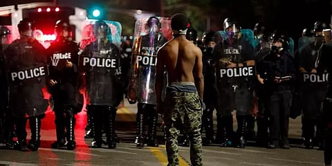 வன்முறை நிகழ்த்த ட்ரம்ப் ஆதரவாளர்கள் திட்டம்: அமெரிக்காவில் உஷார் நிலை!