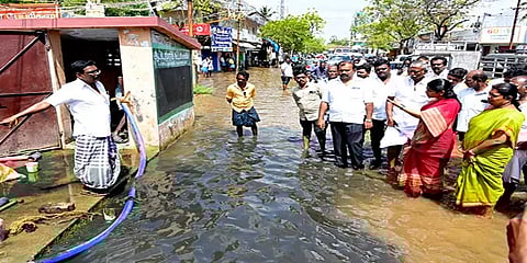 மழைநீர் தேக்கத்திற்கு ஆட்சியாளர்களின் மெத்தனப் போக்கே காரணம் - கனிமொழி