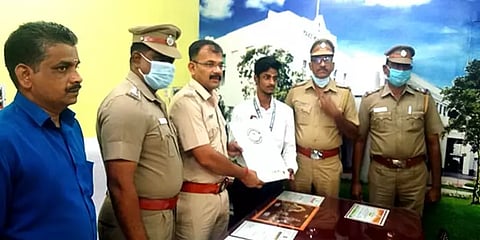 ஹேக்கர்களிடம் இருந்து இணைய பக்கங்களை பாதுகாக்கும் முறையை கண்டுபிடித்த மன்னார்குடி மாணவன்