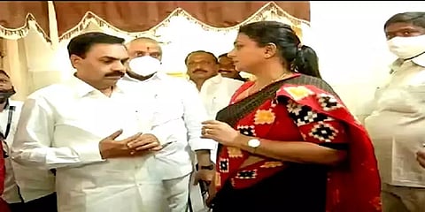 “ திருப்பதி கோயிலில் உரிய மரியாதை கிடைப்பதில்லை”- கண்ணீருடன் நடிகை ரோஜா புகார்