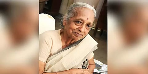 "டாக்டர் சாந்தா... அடையாறின் மற்றோர் ஆலமரம்!" - நெட்டிசன்களின் ட்வீட்டாஞ்சலி