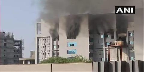 புனே சீரம் தடுப்பூசி நிறுவனத்தில் பயங்கர தீ விபத்து: 5 பேர் பரிதாப பலி!