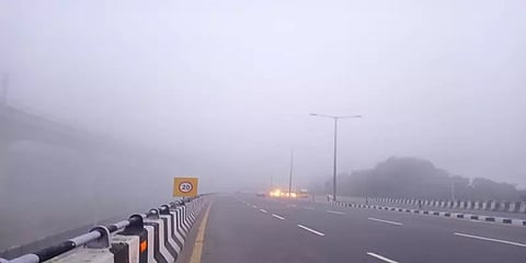 சென்னை மற்றும் புறநகரில் கடுமையான பனிமூட்டம்: வாகன ஓட்டிகள் சிரமம்