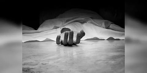 கொரோனா தடுப்பூசி செலுத்திய ஆறு நாட்களுக்கு பிறகு சுகாதார பணியாளர் மரணம்