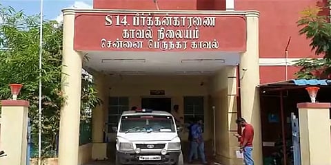 ரோந்து போலீசால் நிறுத்தப்பட்ட வாகனம்... ஓட்டம் பிடித்த ட்ரைவர் - சிக்கியதோ 1 டன் குட்கா!