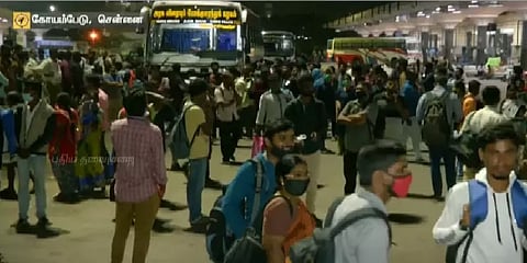 தொடர் விடுமுறை: கோயம்பேட்டில் குவிந்த மக்கள்.. போதிய பேருந்து வசதியில்லாமல் அவதி!