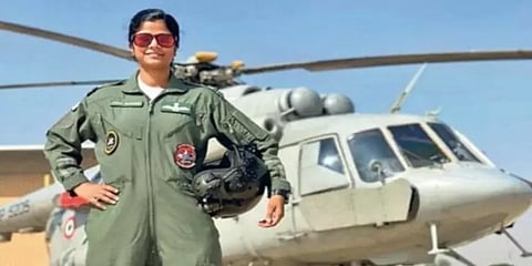 குடியரசு தின அணிவகுப்பில் அதிவேக விமானப்படையை வழிநடத்தும் முதல் பெண்மணி சுவாதி ரத்தோர்