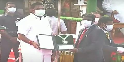 குடியரசு தினம்: கிணற்றில் விழுந்த யானையை மீட்ட மருத்துவருக்கு அண்ணா பதக்கம் விருது!